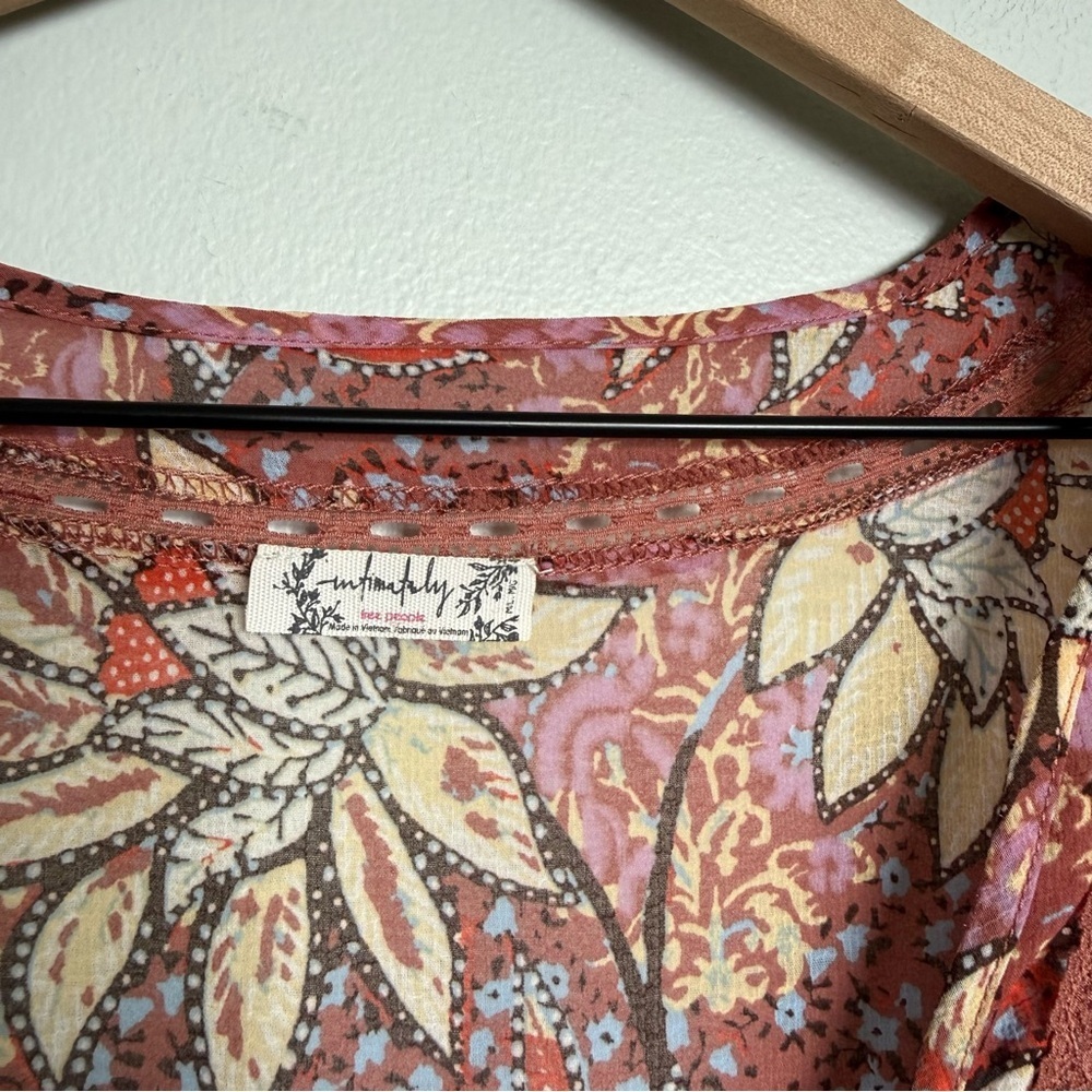 Free People Intimately FP Grasslands Kimono in Charlotte Rose Print - Picture 6 of 8